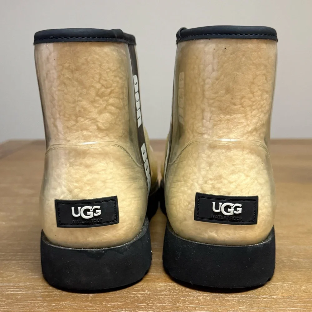 UGG‎ Classic Clear Mini Boot Faux Shearling Natural/Blk Sz 8 *FLAW*